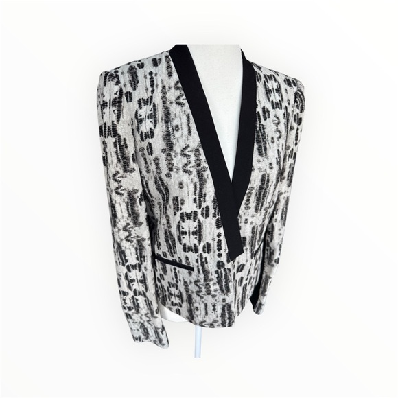 NWT** BCBGMAXAZRIA Guy Print Blazer Cropped
Business Black/Comb Medium - Picture 9 of 9